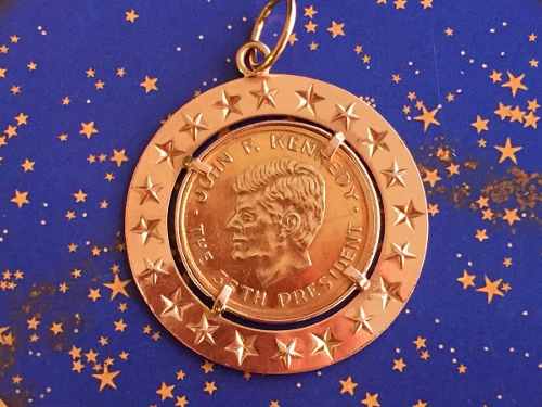 Pingente Moeda Em Ouro 23k