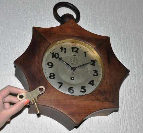Antigo E Raro Relógio Alemão De Parede Junghans Wuttemberg