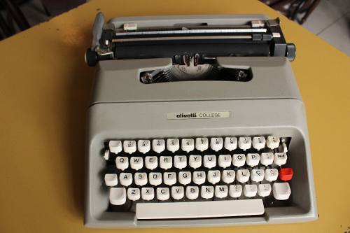 Lindissima Maquina Datilografia Olivetti