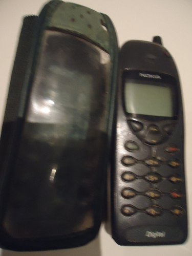 Celular Digital Nokia Antigo Com A Capinha a