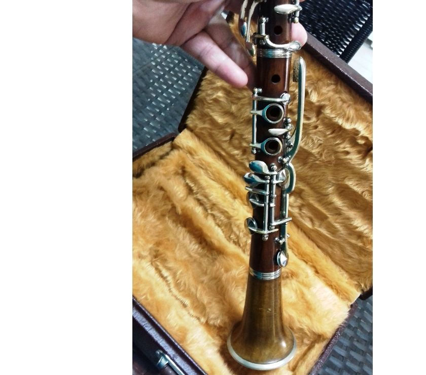 Clarinete em Dó Bugobot 13 chaves cor marrom revisada Top