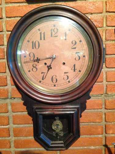 Relógio Antigo De Parede Gravatinha (Ano )