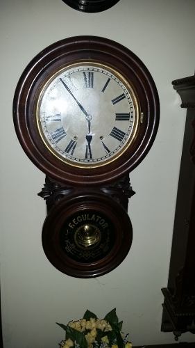 Relógio Antigo De Parede - Oito R. 22
