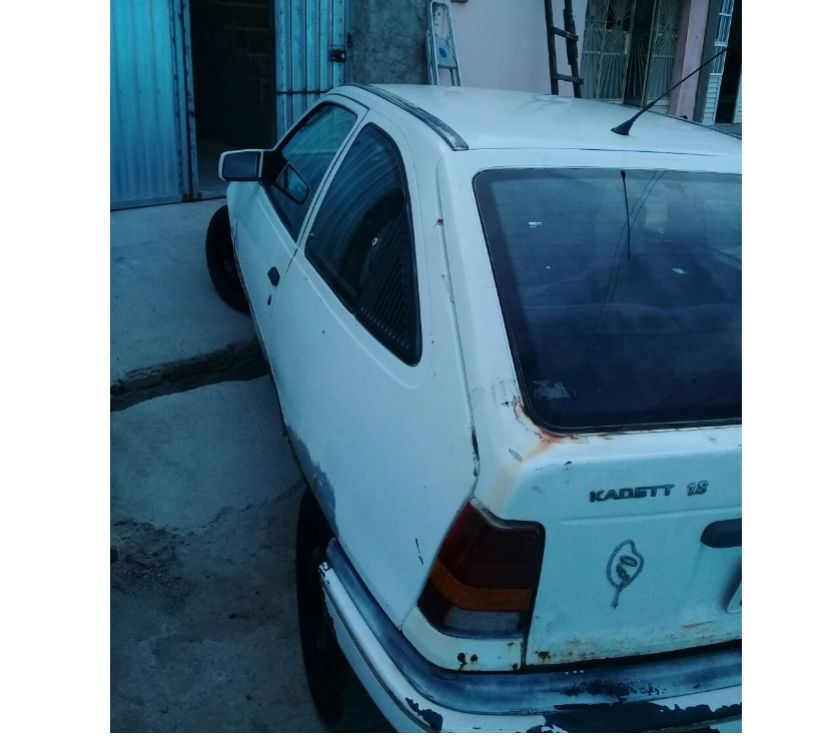 GM Kadett SL E