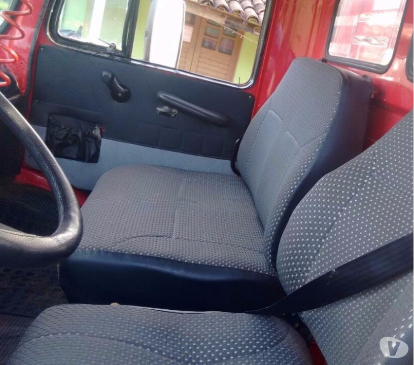 Caminhão Mercedes bens