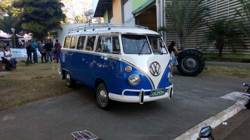 Volkswagen Kombi Luxo T1