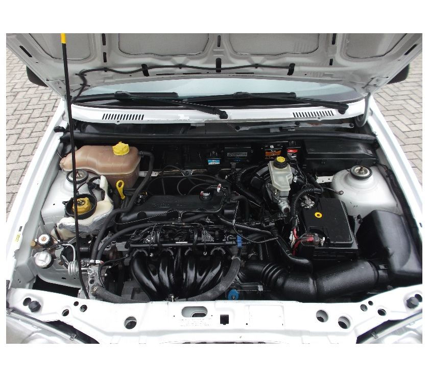 Ford Courier 1.6 L (Kit GNV e capota de fibra)