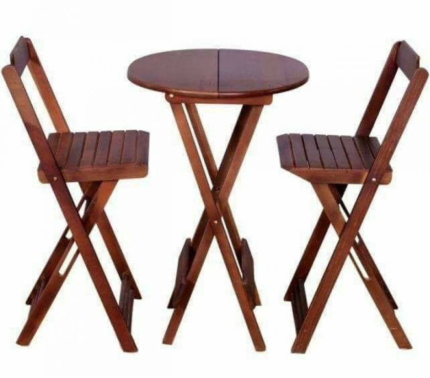 Conjunto de mesa com 4 cadeiras de madeira dobravel