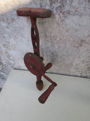 Furadeira Antiga - Tamanho Grande.