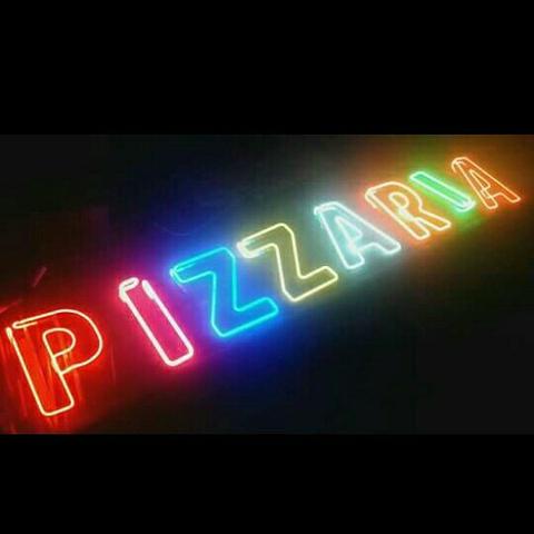Neon pizzaria