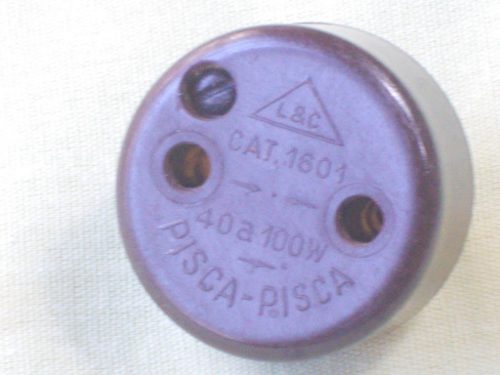 Antiga Tomada Pisca Pisca Lorenzetti 220 V - 40 A - 100 W