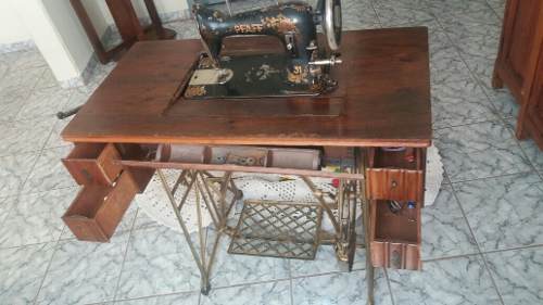 Máquina De Costura Antiga Pfaff Raridade