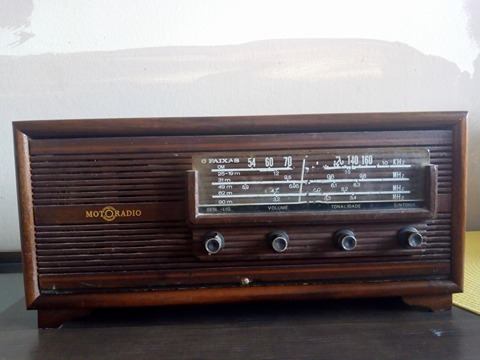 Rádio Antigo Madeira Motoradio 6 Faixas Funcionando