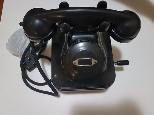 Telefone Antigo Marca: C. T. B, Cor: Preto, Modelo Manivela
