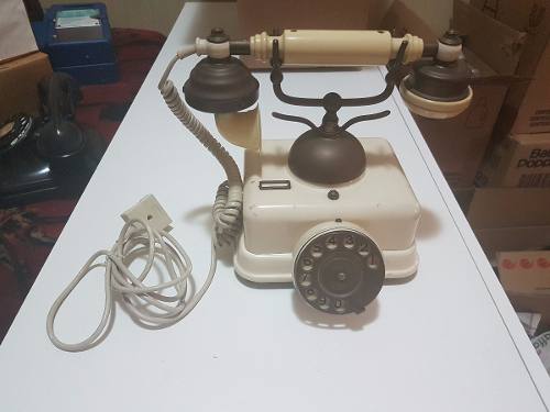 Telefone Antigo Teleart, Modelo Colonial, Cor Marfim.
