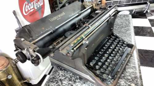 Maquina Escrever Antiga Rara