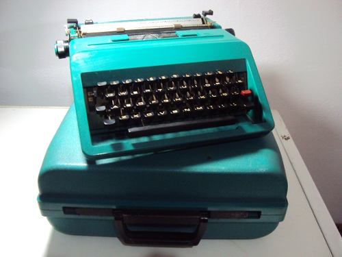Maquina Escrever Olivetti Studio 45 Original -leia O Anuncio