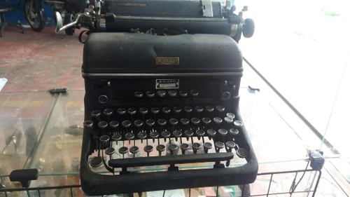 Máquina De Escrever Antiga Royal Anos 40 Raridade Colecao