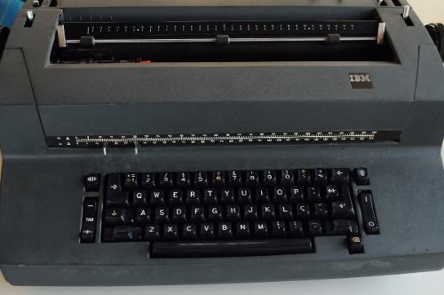 Máquina De Escrever Elétrica Ibm