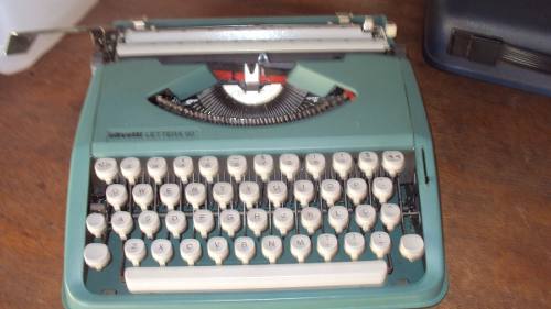 Máquina De Escrever Lettera 82