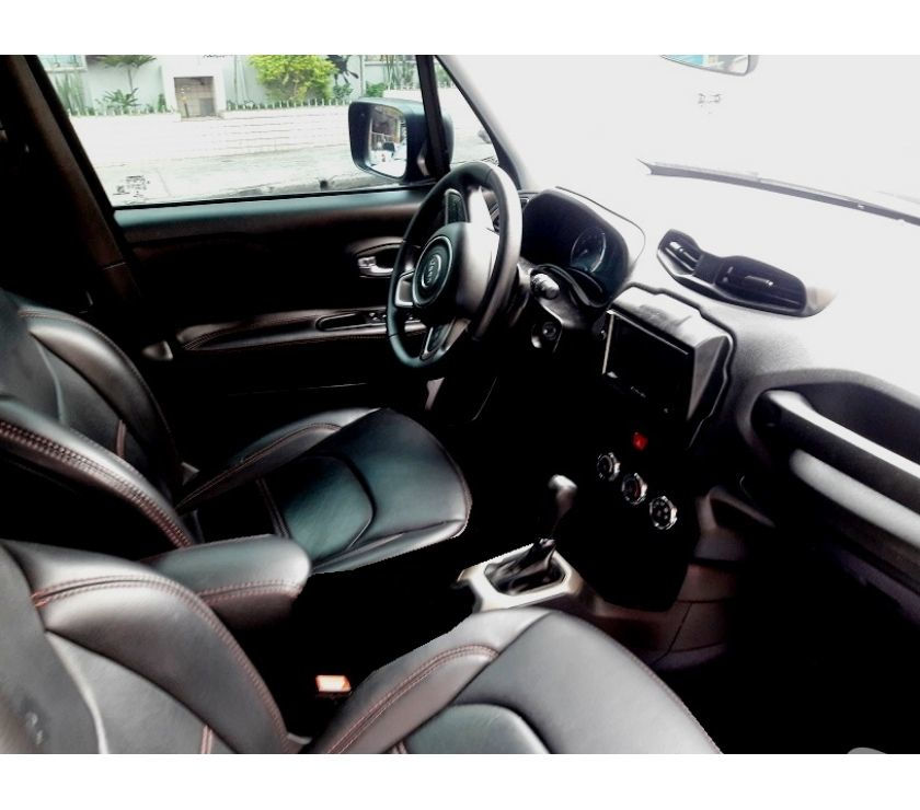 Jeep Renegade 1.8 Sport Fléx Automática 4P - 