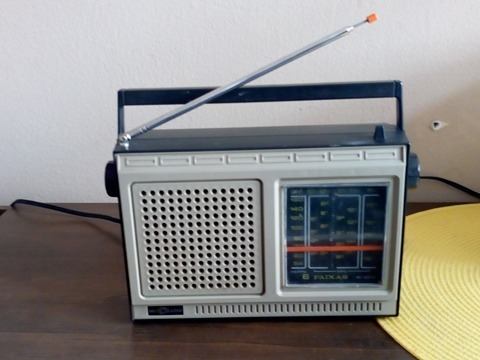 Rádio Antigo Motoradio 6 Faixasfunciona Rede E Pilha