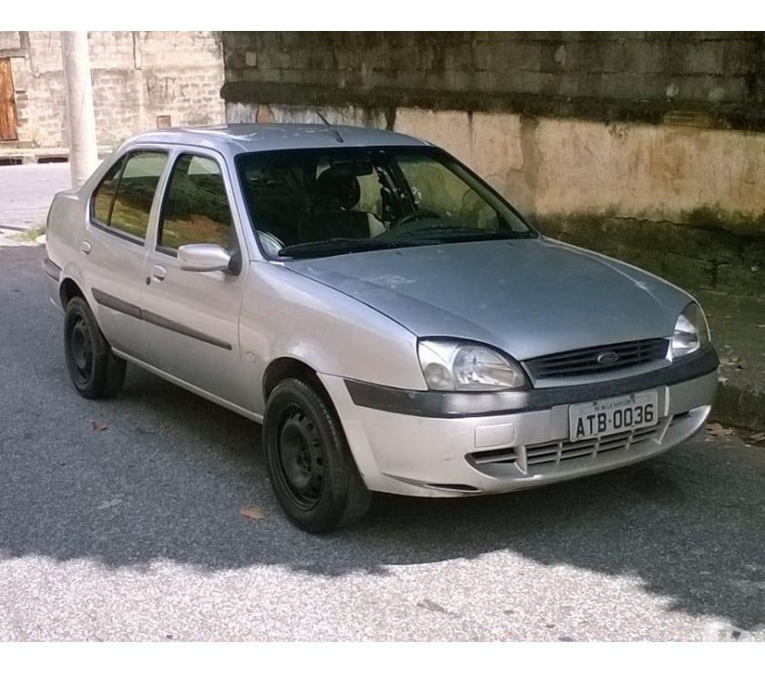 Ford Fiesta Sedan Street 1.0 Completo.Troco por Moto...