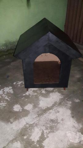 Vende-se uma casinha de cachorro