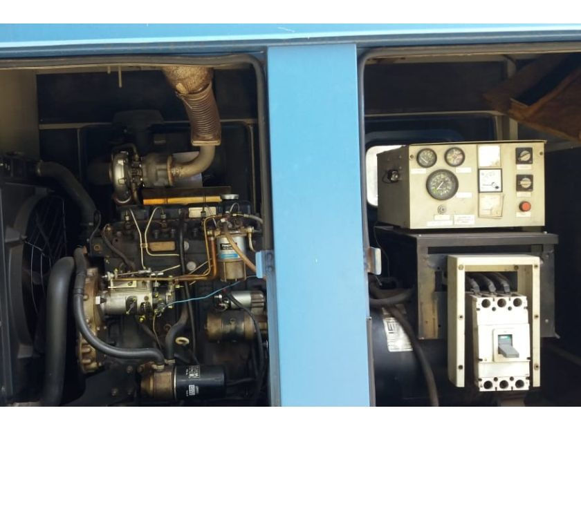 Gerador de Energia a Diesel 80 KVA usado com carretinha
