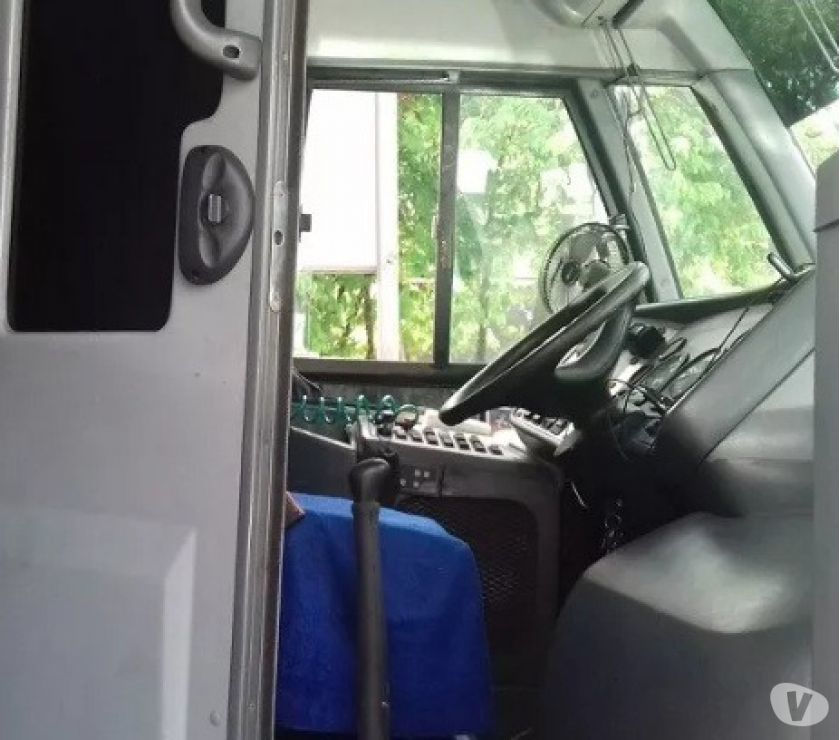 Micro onibus executivo.