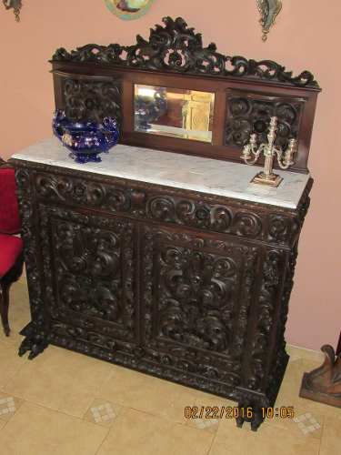 Aparador Magnífico Entalhado Em Carvalho Séc.xx - Peça