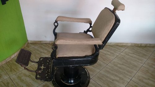 Cadeira De Barbeiro Ferrante ((Vintage)) Tudo Ok !!!