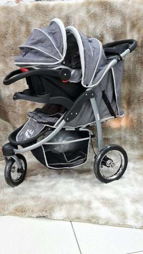 Carrinho De Bebê Com Bebê Conforto Babby Happy, 3 Rodas