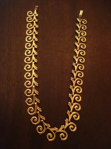 Gargantilha Dourada Anos 50