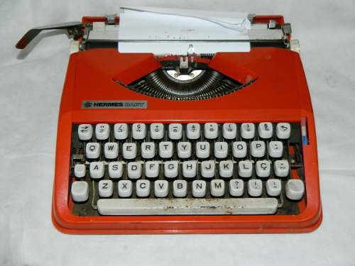 Máquina Escrever Antiga Hermes Baby Vermelha Com Defeito