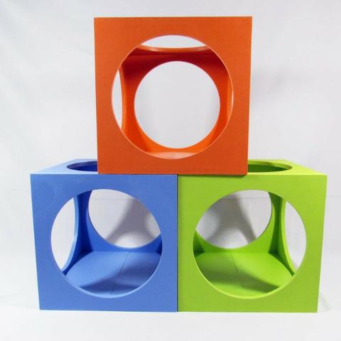 Conjunto de 3 cubos coloridos vazados p/ gatos chao e parede