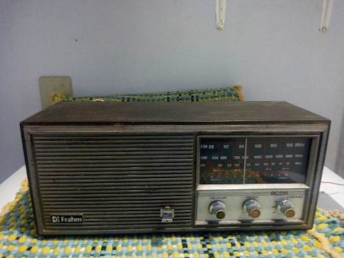 Rádio Antigo Madeira Frahm 3 Faixas Fm/om/ Funcionamento Ok