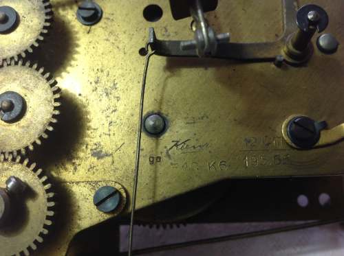 Máquina Bordões E Pendulo Relogio Kienzle Mesa - (Velub)