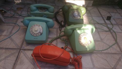 Cinco Aparelhos De Telefones Antigos No Estado Original