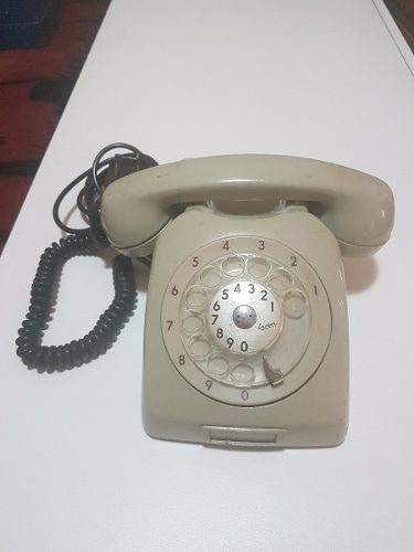 Telefone Antigo Ericsson Cinza, Modelo: Disco Detalhe Prata,