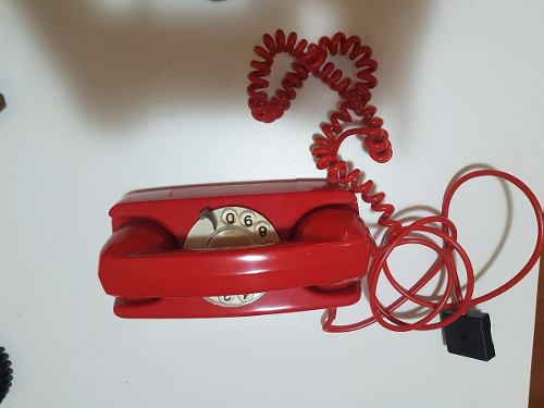 Telefone Antigo Gte Cor:vermelho Modelo Starlite Mt182a