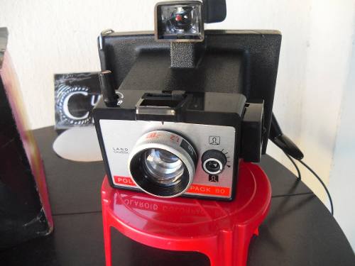 Antiga Câmera Fotográfica Polaroid Colorpack 80