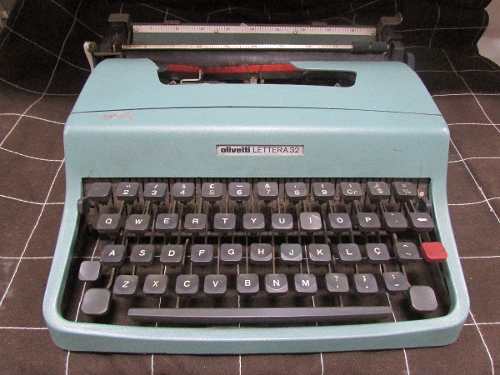 Maquina De Escrever Olivetti Lettera 32