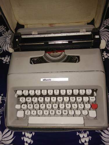 Maquina De Escrever Olivetti Lettera 35