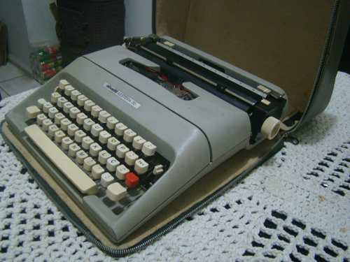 Máquina Escrever Olivetti Lettera 35 -p/conserto,