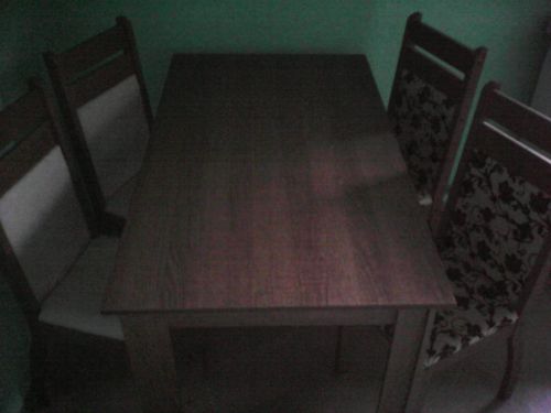 Conjunto de mesa c 4 cadeiras e 1 kit de cozinha