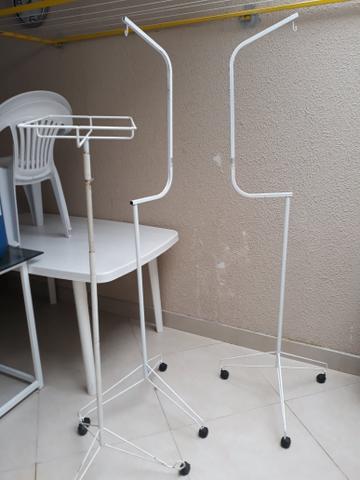 Suporte tripé para gaiola