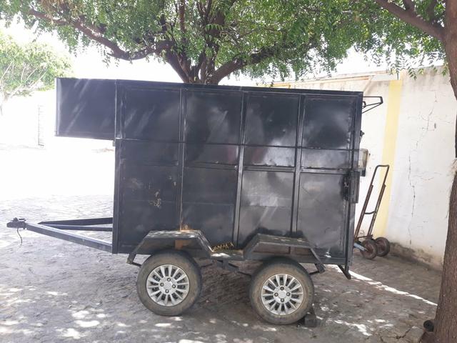 Reboque para 2 cavalos