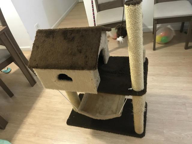 Arranhador - Casa de Gatos com Rede