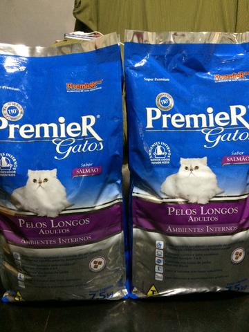 Vendo dois pacotes de ração para gatos, PremieR Ambientes Internos, Sabor Salmão